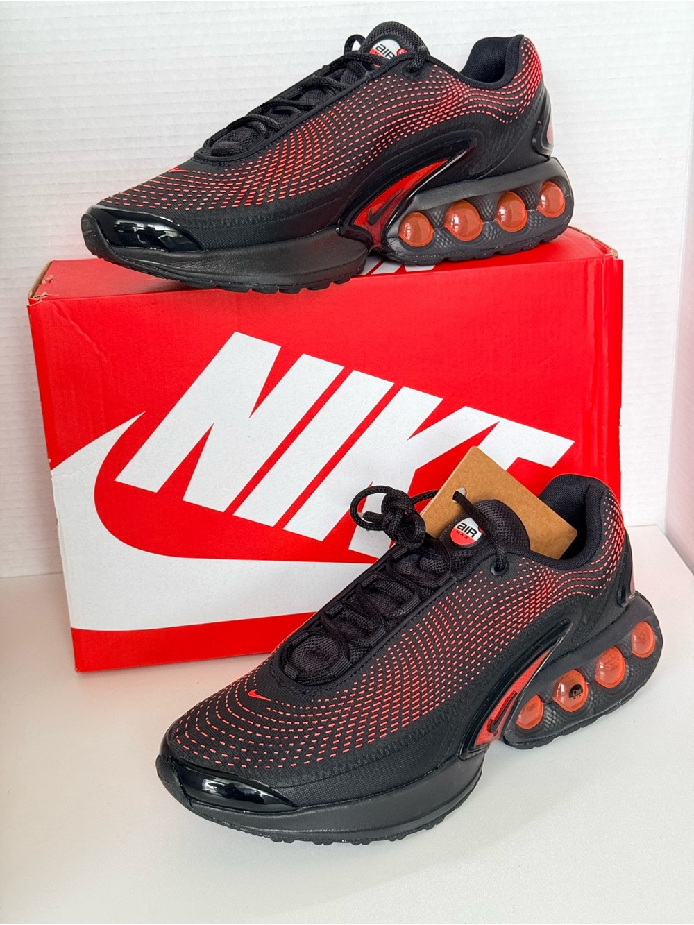Nike Air Max DN ES Black Crimson Red Men’s Sneakers Size 10.5